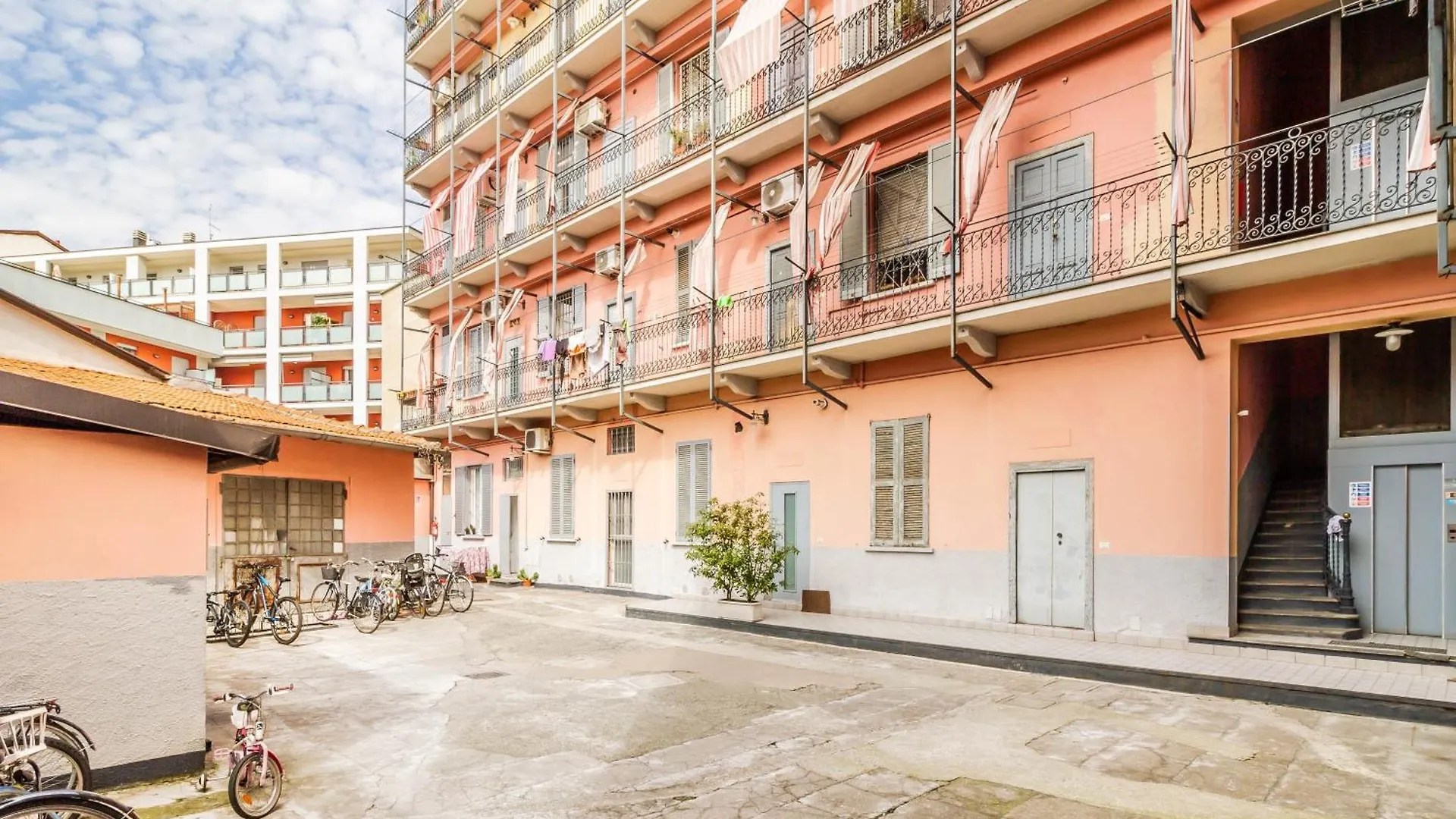 Domusmi Leoncavallo-43 Milan